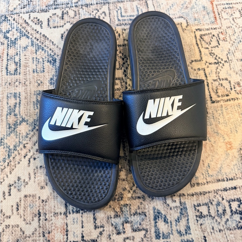 Men’s sz 12 Nike Black Slide Sandals with White Logo